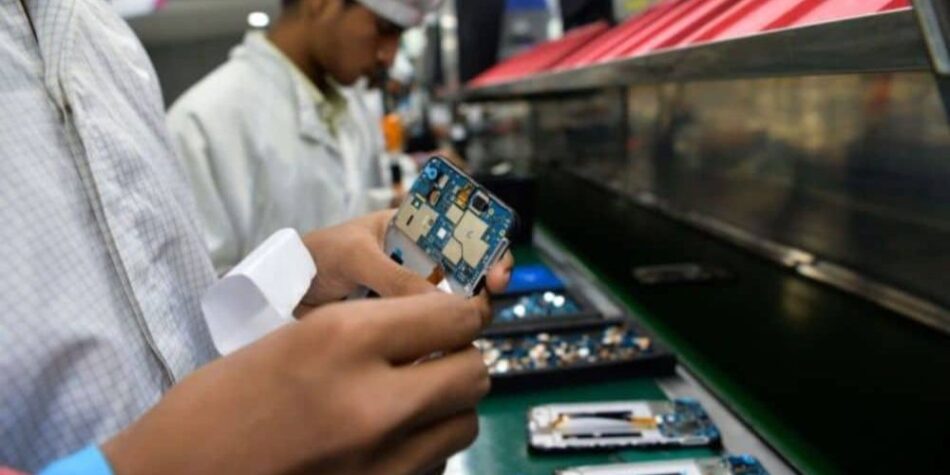 In the first 4 months of 2023, Pakistan manufactured 3.44 million phones